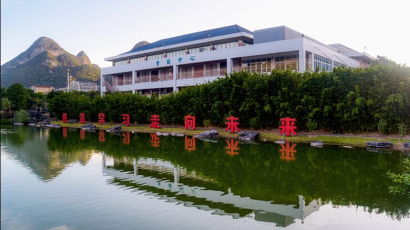 电子元器件与配件：揭秘它们之间的本质区别